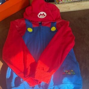 Boys super Mario hoodie
Size medium
Very good used condition